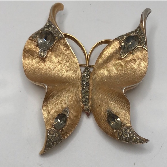 VTG Crown Trifari Eye catching Butterfly Gold tone with pave-set rhinestones